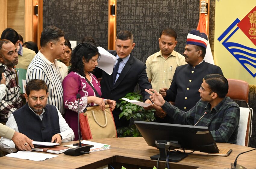  डीएम जनदर्शन, सुनवाई से लेकर समाधान तक; बढ़ती जन अपेक्षाएं; मौके पर ही निर्णय।