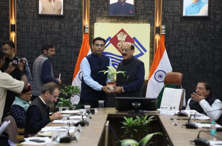  जिला विकास पर मंथनः प्रभारी मंत्री ने ली जिला योजना की समीक्षा बैठक।