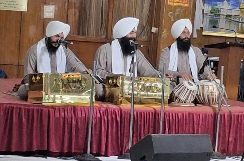  नवम गुरु तेग बहादुर जी, भाई मती दास, भाई सती दास, भाई दयाला जी के 350 वे शाहदत दिवस पर रेस कोर्स स्तिथ गुरुद्वारे में विशेष कीर्तन दरबार सजाया गया।