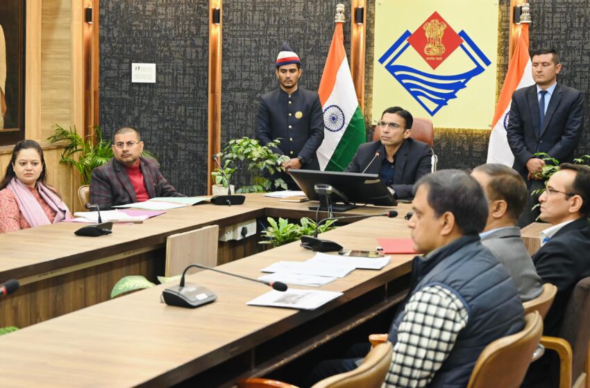  जिलाधिकारी सविन बंसल ने कहा कि एयरपोर्ट विस्तारीकरण में किसी प्रकार की बाधा अनुमन्य नहीं।