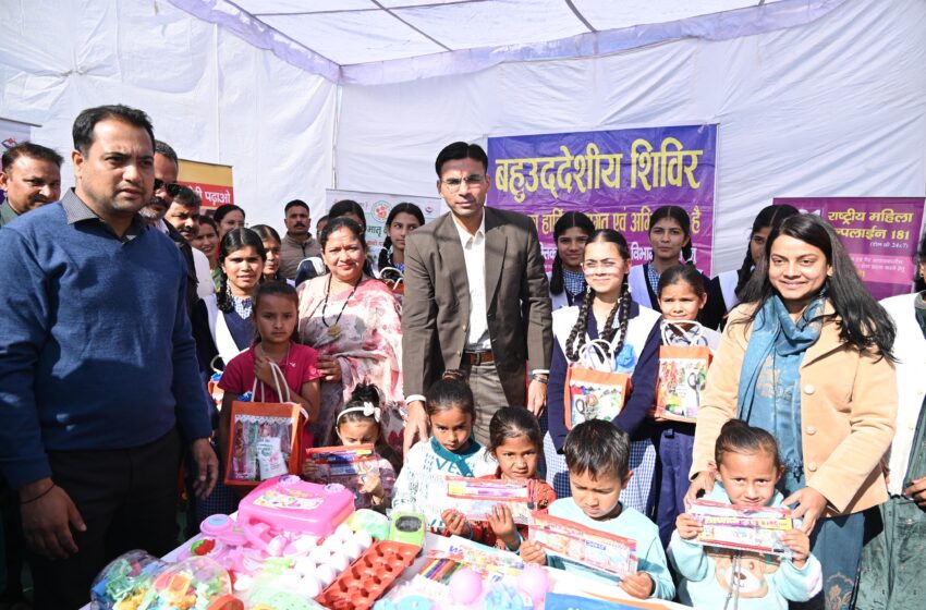  विकासखंड डोईवाला के दूरस्थ इठारना में सरकार जनता के द्वार; डीएम ने सुनी जन समस्याएं; अधिकतर समस्याओं का निस्तारण।