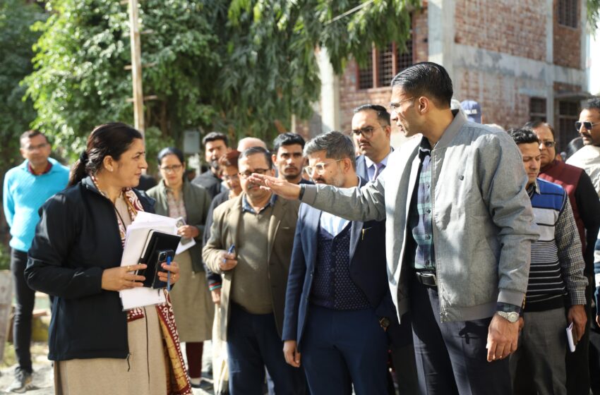  केदापुरम में जिलाधिकारी सविन बंसल का औचक निरीक्षण, नारी निकेतन से शिशु सदन तक परखी व्यवस्थाएं।