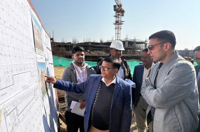  निर्माणाधीन ग्रीन बिल्डिंग पंहुचे जिलाधिकारी सविन बंसल; कार्यों का किया निरीक्षण; धीमी प्रगति पर कार्यदायी संस्था के अधिकारियों को फटकार।