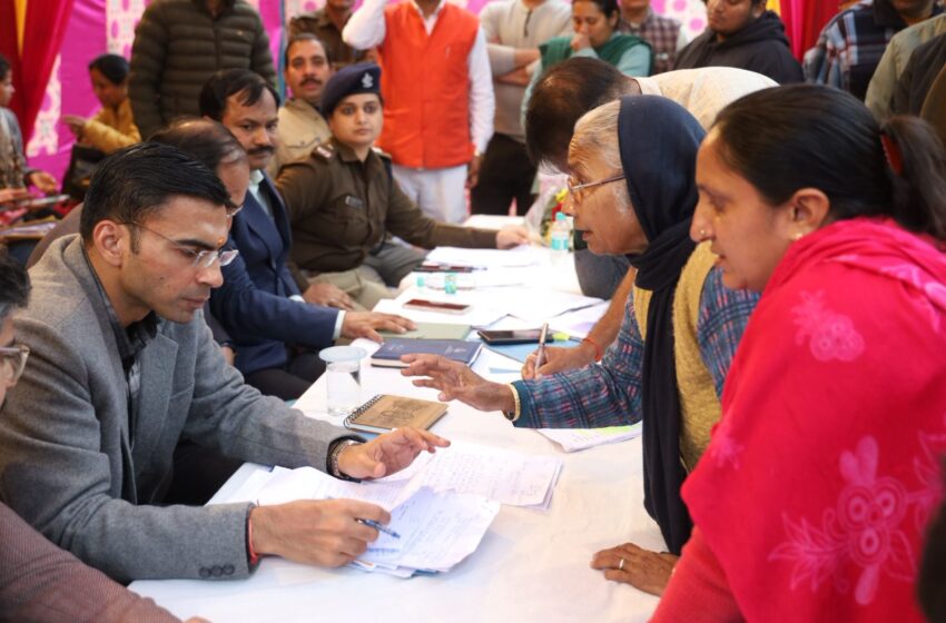  जनता की बीच पहुंचे डीएमः ऋषिकेश में जन समस्याओं का ऑन द स्पॉट समाधान।