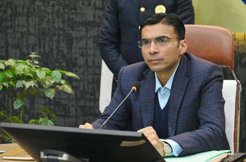  सेखी बगारने लिए रखे गए मानक से अधिक शस्त्र; ऐसे शस्त्र धारकों पर जिला प्रशासन का कड़ा प्रहार लाईसेंस निरस्त।