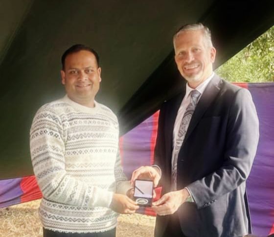  राज्य आपदा प्रतिवादन बल (एसडीआरएफ) उत्तराखंड को अमेरिकी दूतावास ने किया सम्मानित।