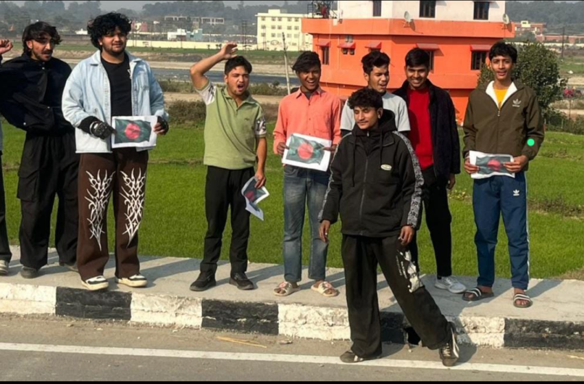  युवा शिव सेना पछवादून उपाध्यक्ष  अशोक रावत के नेतृत्व में बांग्लादेश एवं यूसुफ़ ख़ान का पुतला दहन किया गया।