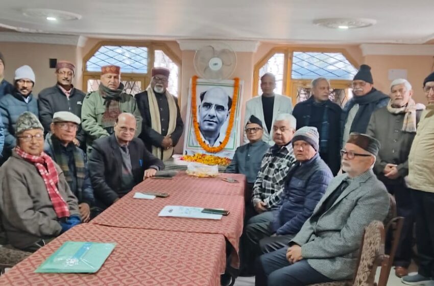  लोकसभा सीट के पहले कांग्रेसी सांसद महावीर त्यागी की 126 वीं जयंती पर अर्पित किए गए श्रद्धा सुमन।