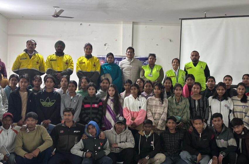  निदेशक नागरिक सुरक्षा डॉक्टर पीवीके प्रसाद के कुशल नेतृत्व में छात्र-छात्राओं तथा कॉलेज के समस्त स्टाफ को नागरिक सुरक्षा का सामान्य प्रशिक्षण दिया गया।