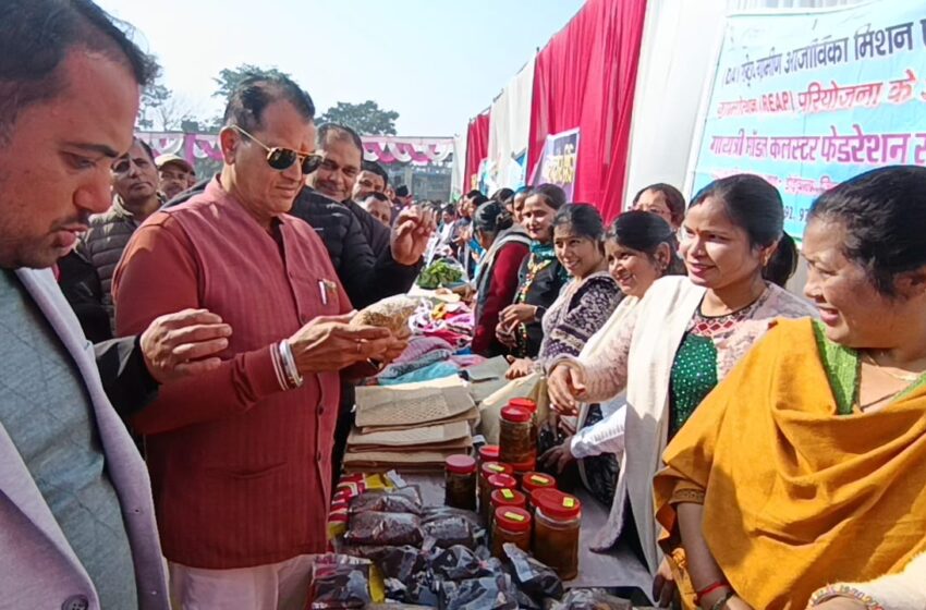  प्रशासन गांव की ओरः न्याय पंचायत श्यामपुर में एसडीएम ने सुनी ग्रामीणों की समस्या, 60 में से 17 शिकायतों का मौके पर ही निस्तारण।