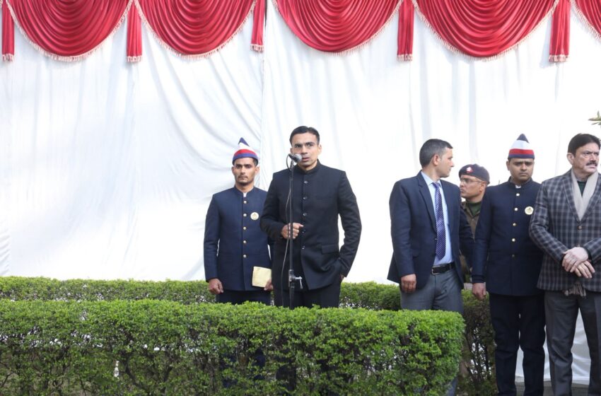  गणतंत्र दिवस पर जिलाधिकारी सविन बंसल ने कलेक्ट्रेट परिसर में किया ध्वजारोहण।