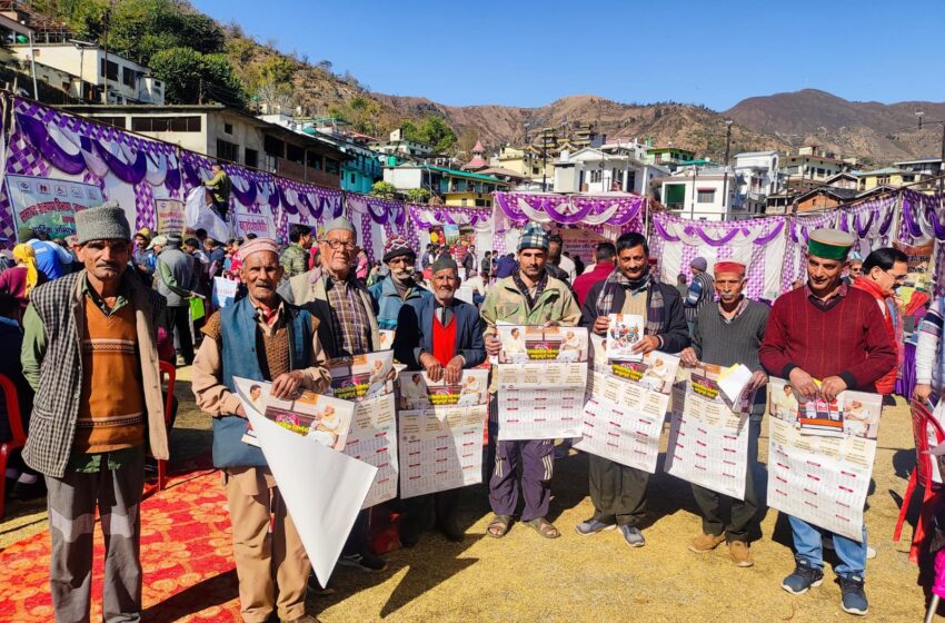  सरकार आपके द्वारः लखवाड़ में विशेष भूमि-अध्याप्ति अधिकारी ने सुनी समस्याएं।