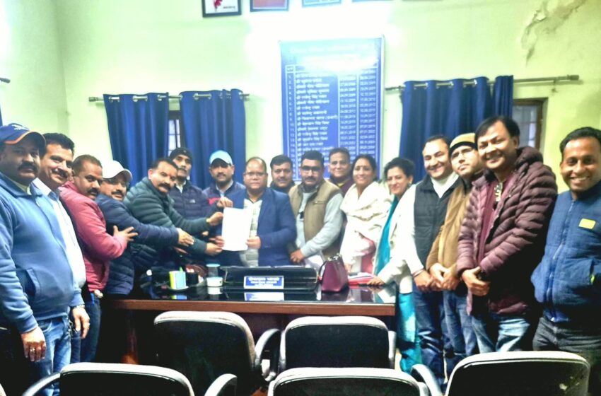  .प्रा.विद्यालय एवं रा.उ.प्रा. विद्यालय तेलीवाला डोईवाला में कार्यरत शिक्षक-शिक्षिकाओं के साथ मारपीट एवं गाली – गलौच की गयी।