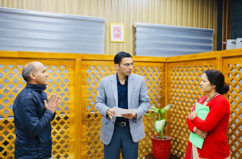  जिला प्रशासन की तत्पर एवं प्रभावी कार्यवाही के फलस्वरूप ग्राम अटक फार्म, परगना पछवादून, तहसील विकासनगर में 15 वर्षों से आवंटित भूमि पर विधिवत कब्जा दिलाया गया।