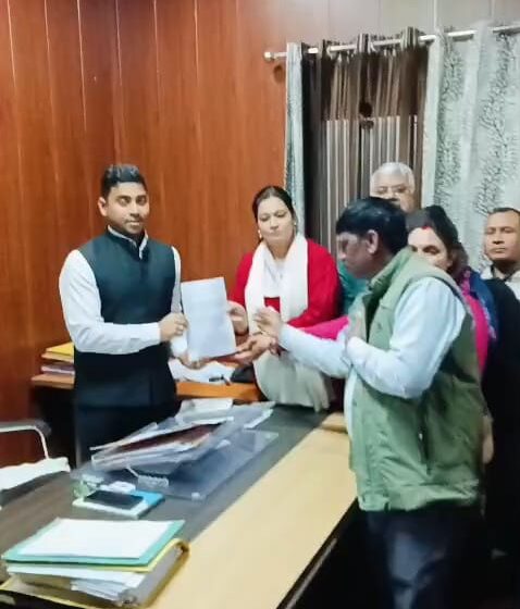  कांठ बंगला बस्ती को हटाने की प्रक्रिया विधि विरुद्ध एवं जन विरोधी।