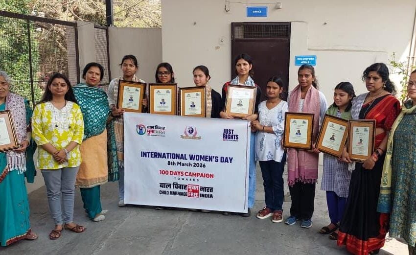  समर्पण सोसाइटी ने विभिन्न क्षेत्रों में उत्कृष्ट कार्य करने वाली बालिकाओं एवं महिलाओं को सम्मानित किया।