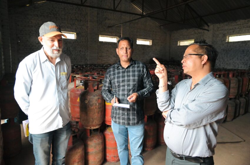  देहरादून में SMILE योजना के तहत टपकेश्वर मंदिर परिसर में चिकित्सा शिविर आयोजित किया गया।