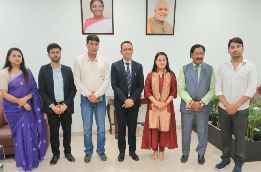  भारत के प्रथम लेखक गांव के संयुक्त प्रयास से फ्लाइब्रेरी का उद्घाटन भारत के नागरिक उड्डयन मंत्री राममोहन नायडू किंजरापु द्वारा किया गया। 