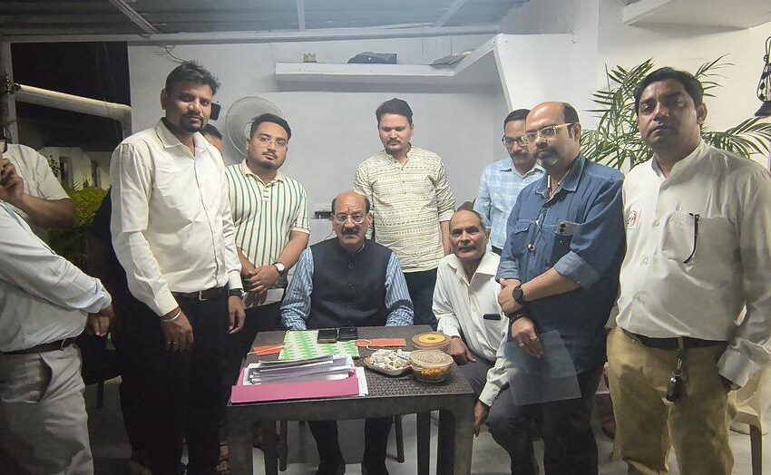  उत्तराखंड में फिजियोथेरेपी सेवाओं के सुदृढ़ीकरण हेतु उत्तराखंड एसोसिएशन ऑफ़ फिजियोथेरेपिस्ट के प्रतिनिधि मंडल ने स्वास्थ्य मंत्री को ज्ञापन सौंपा।