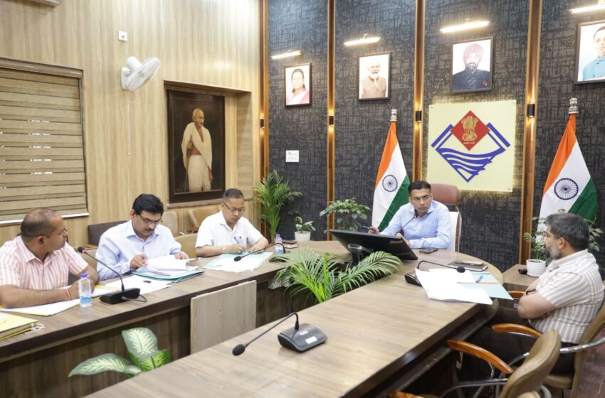  नगरीय क्षेत्रों में बढ़ती आपराधिक घटनाओं पर डीएम सख्त; होमस्टे, होटल एवं वेडिंग प्वाइंट्स पर सघन सत्यापन के निर्देश।