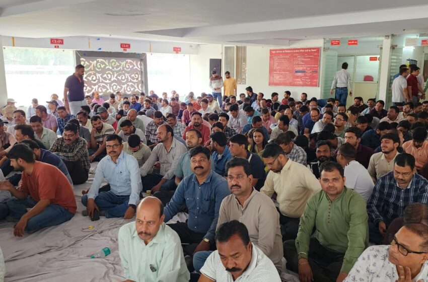  डिप्लोमा इंजीनियर्स की अनिश्चितकालीन हडताल लगातार 16वें दिन भी जारी।