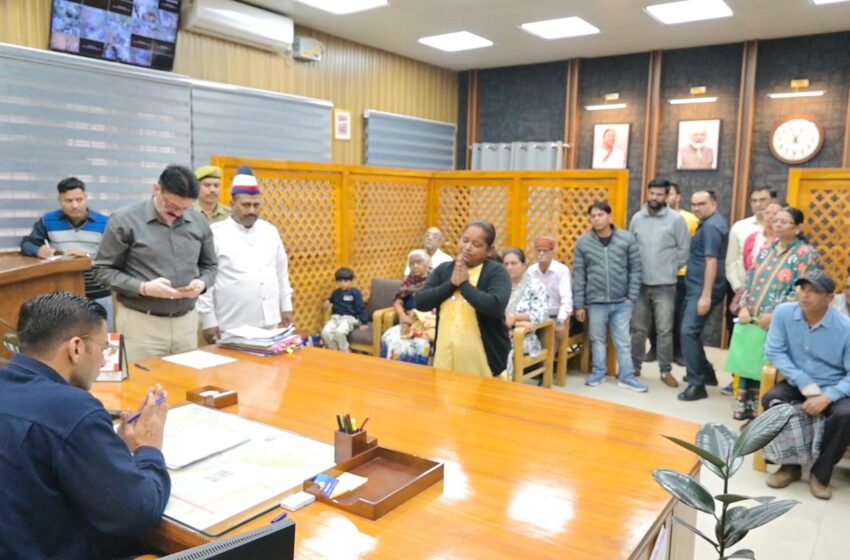  जनता दर्शन में दीपा को उज्ज्वला कनैक्शन; राखी व बीना की बेटियों की शिक्षा प्रोजेक्ट नंदा-सुनंदा से पुनर्जीवित।