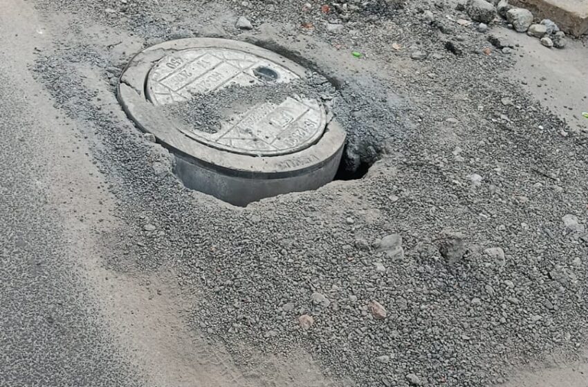  चक्कूवाला वार्ड 17 में पेयजल विभाग के अंतर्गत आने वाले सीवर विभाग ने नए चैंबर सीवर का बिछाने में की खानापूर्ति।