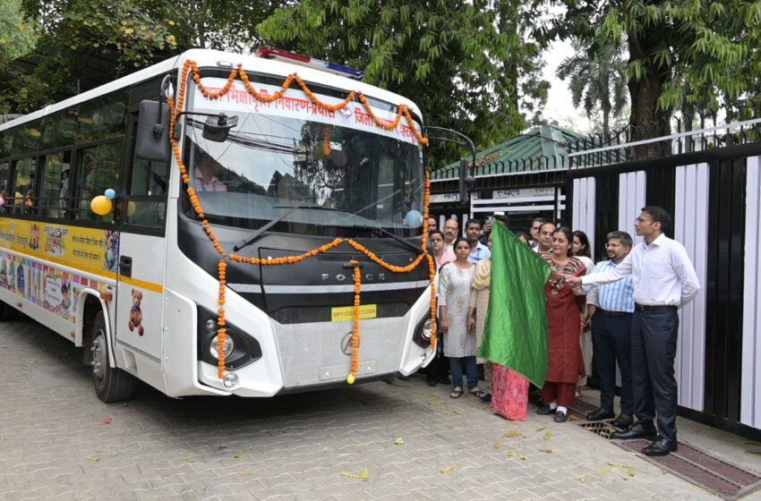  मार्डन बनता आधुनिक इंटेसिंव केयर सेंटर; मिली 41 सीटर बस की सौगात; डीएम ने दिखाई हरी झण्डी।