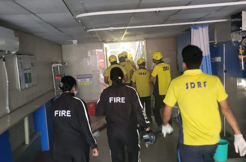  जिले के एक निजी अस्पताल में आग लगने की घटना पर जिला प्रशासन, पुलिस एवं फायर सर्विस की त्वरित कार्रवाई।