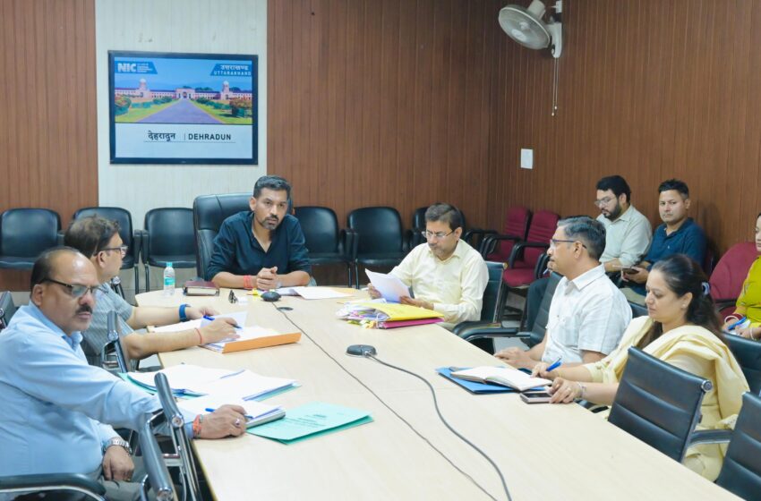  जिलाधिकारी डॉ0 आशीष चौहान ने कहा कि जनता भी व्यवस्था में बने सहभागी।