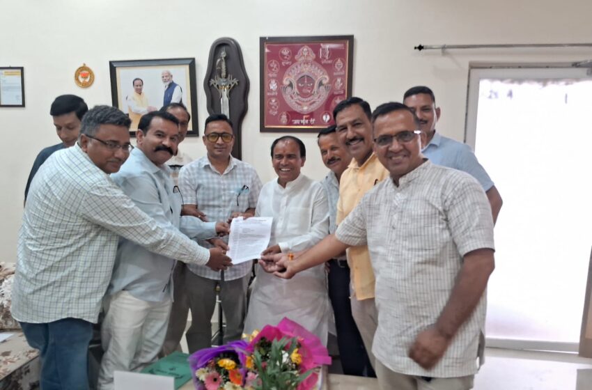  प्राथमिक शिक्षक संघ के शिष्टमण्डल ने मंत्री डॉ धन सिंह रावत से मुलाकात की।