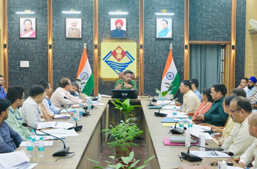  बैंकों की मनमानी पर डीएम सख्तः ‘जनता को परेशान किया तो होगी कार्रवाई, जिले का पैसा जिले के विकास में ही लगेगा’।