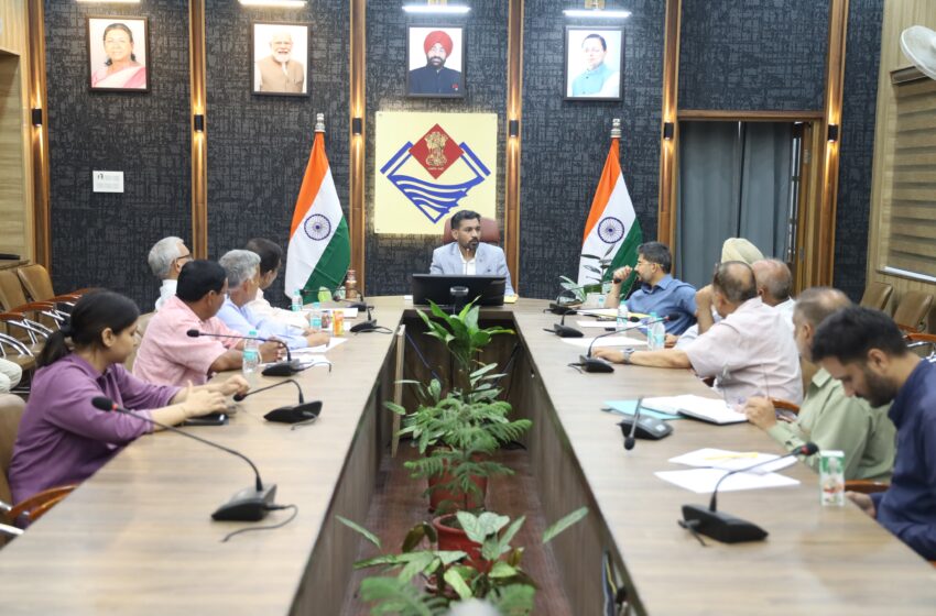  जिलाधिकारी डॉ0 आशीष चौहान ने कहा कि हर पात्र मतदाता का नाम सूची में सुनिश्चित करने के लिए जिला प्रशासन पूरी तरह सक्रिय।