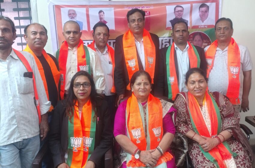  राज्यमंत्री श्रीमती विनोद उनियाल जी की अध्यक्षता में भारी संख्या में भारतीय जनता पार्टी की सदस्यता ग्रहण की।