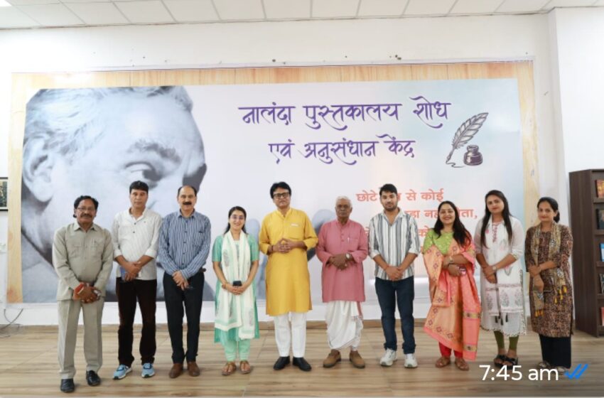  प्रो. विजय मोहन तिवारी ने कहा कि उत्तराखंड की सांस्कृतिक विरासत में एक नया अध्याय है लेखक गांव।