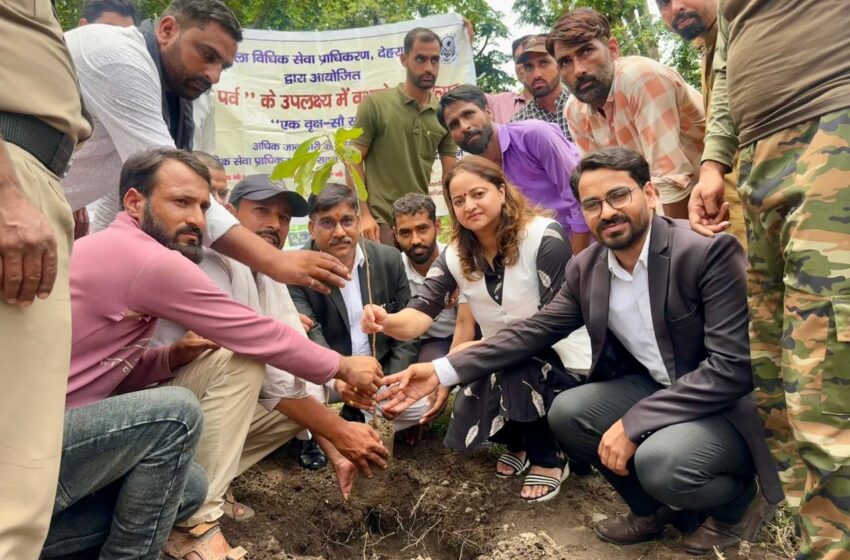  सेला पूर्व पर वन गुर्जर समुदाय के बीच पहुंचा जिला विधिक सेवा प्राधिकरण, देहरादून।