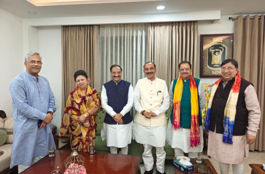  डॉ निशंक के दिल्ली आवास पर जुटे दिग्गज, चाय पर विकास और संगठन का मंथन।