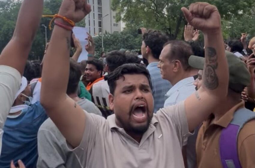  देहरादून से दिल्ली तक गूंजी छात्रों की आवाज़।