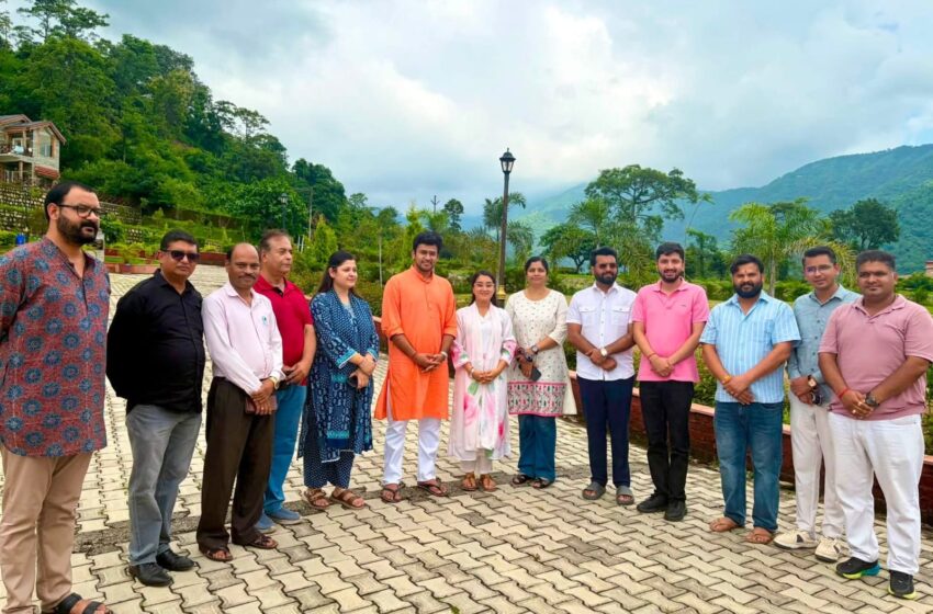  लेखक गाँव पहुँचे भाजयुमो राष्ट्रीय अध्यक्ष तेजस्वी सूर्या, साहित्यिक-सांस्कृतिक पहल की सराहना की।