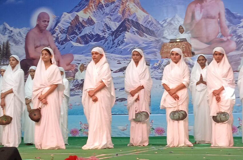  आध्यात्मिक श्रमणी आर्यिकारत्न पूर्णमति माताजी का भव्य दीक्षा दिवस समारोह हर्षोल्लास के साथ सम्पन्न।