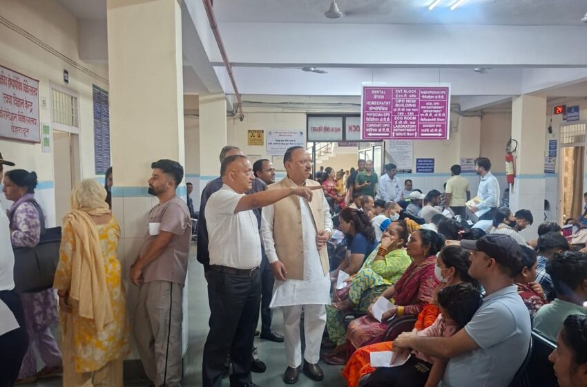  मा० श्री प्रताप पंवार, राजमंत्री  द्वारा जिला चिकित्सालय कोरोनेशन देहरादून का निरीक्षण किया।
