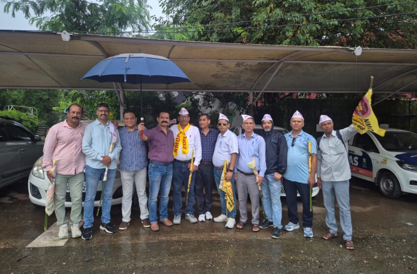  भारी बारिश में भी नहीं डिगा शिक्षकों का हौसला।