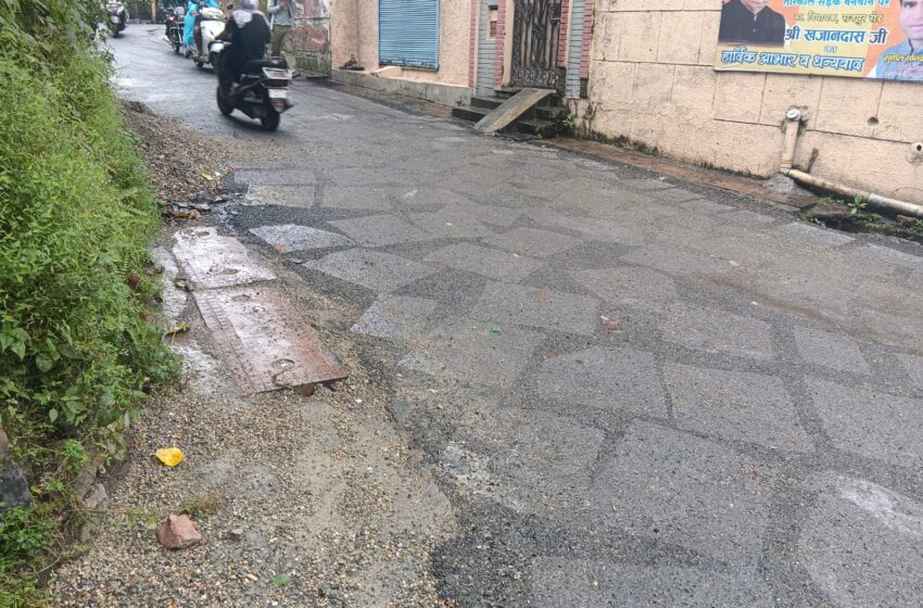  चुक्खूवाला के इंदिरा कॉलोनी में बनी भ्रष्टाचार की सड़क।