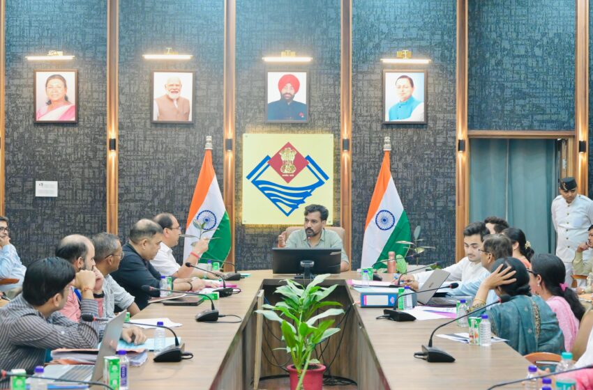  स्वास्थ्य सेवाओं में लापरवाही पर जिलाधिकारी सख्त।