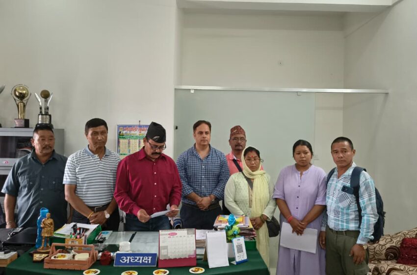  संतोष थापा की मौत के मामले में परिजनों की आवाज बने वरुण राज सिंह भंडारी।