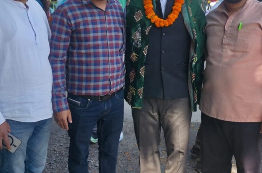  जगदीश प्रसाद सेमवाल को दिलाई नगर निगम में नाम निर्दिष्ट (मनोनीत पार्षद) सदस्य की शपथ।